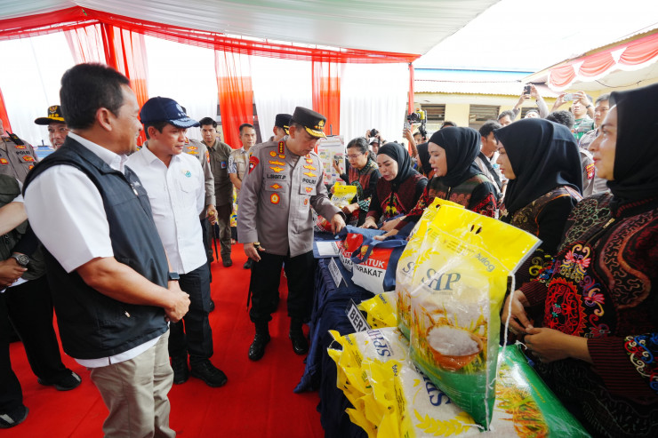 Kapolri Tinjau GPM di Kalbar, 310,25 ton beras SPHP telah Polri distribusikan