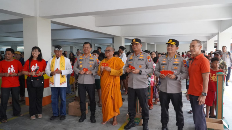 Jogo Jawa Timur  Kapolda Jatim Tinjau Perayaan Imlek di Vihara Buddayana Surabaya