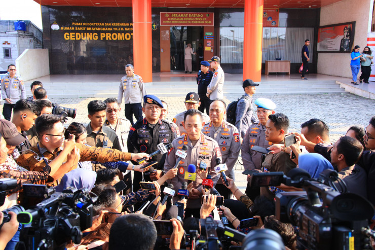 Presiden Kunjungi Polisi Korban Kerusuhan, Polri Janji Pulihkan Keamanan dan Tangkap Pelaku